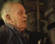 Der 86-jährige ist der Letzte, der die 100-jährigen Maschinen noch beherrscht