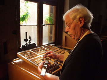 Schriftsetzer Oskar Bernhard